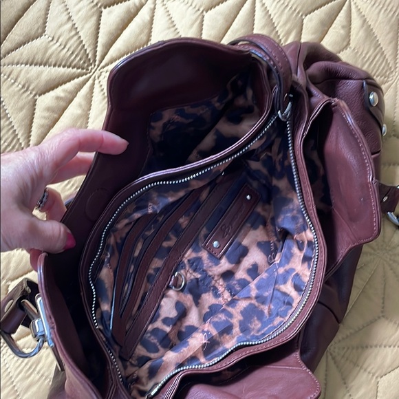 B Makowsky Brown Shoulder Bag with Double Handles and Magnetic Closures - Picture 7 of 8